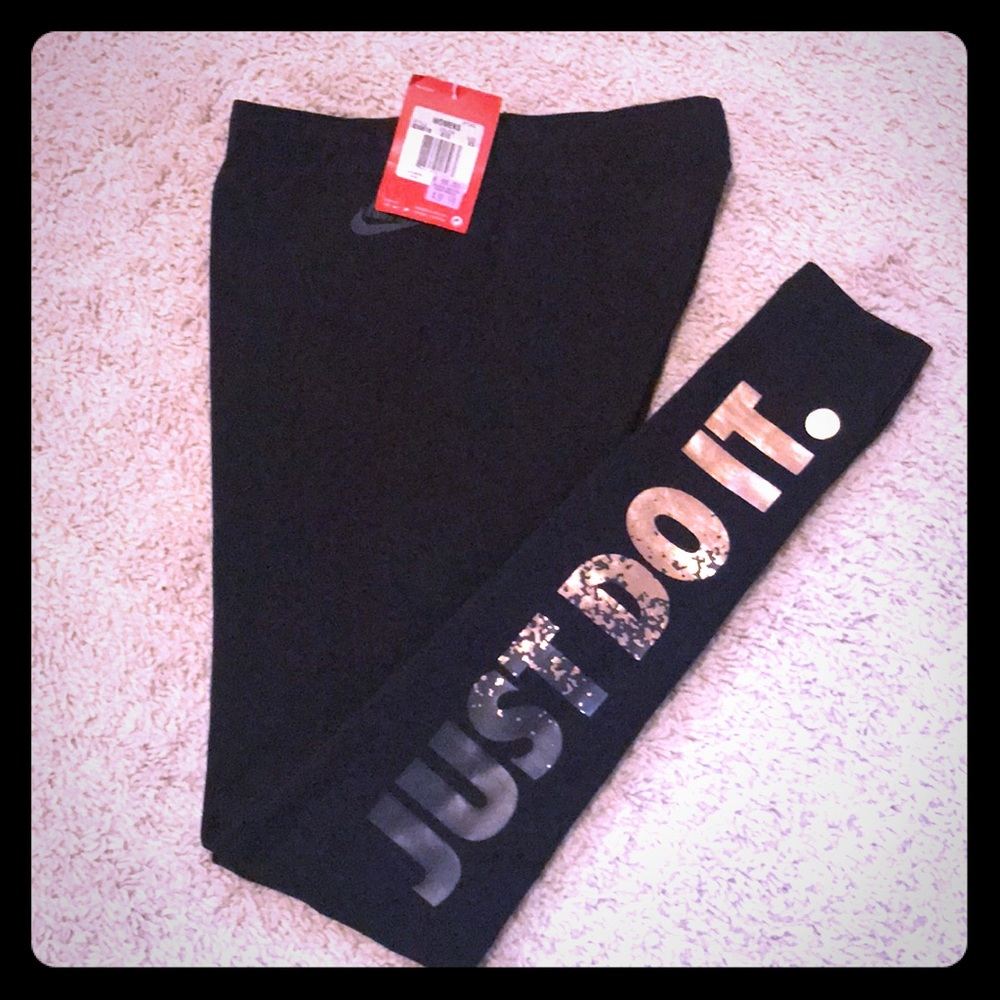 NWT Nike Leggings sz xs